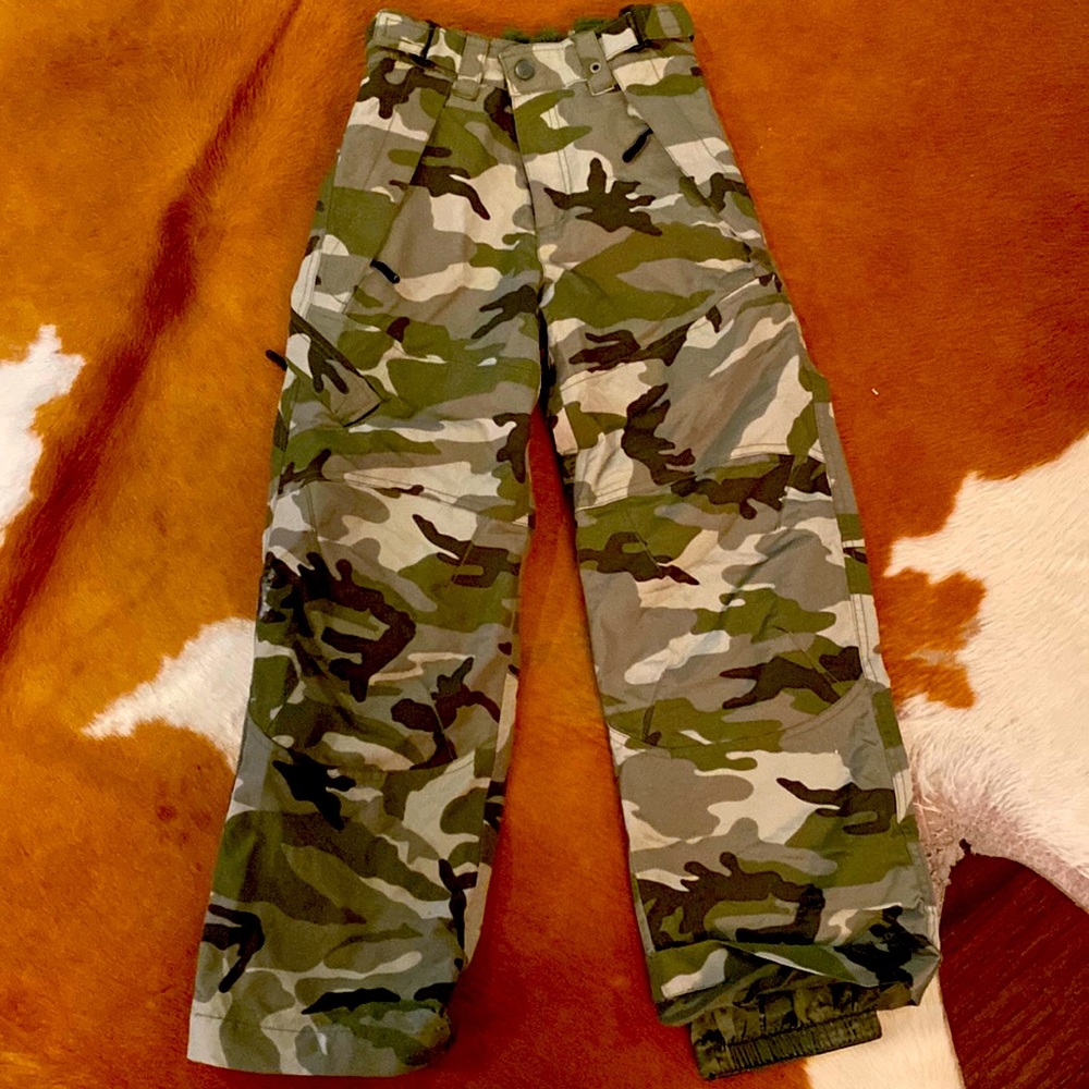 Polar Edge camouflage ski pant size youth medium